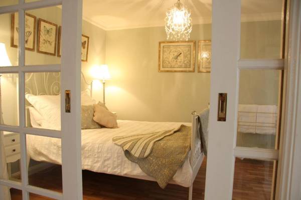 Azalea Cedar-Rose Barossa Valley Villa