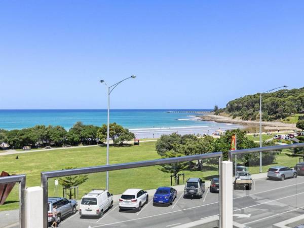 WATERFRONT SEVEN - In the heart of Lorne