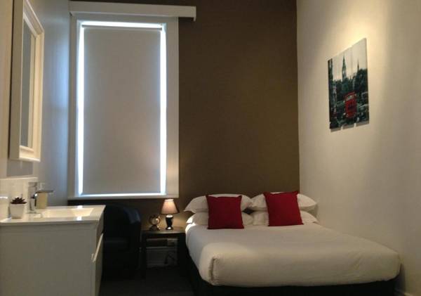 Centennial Inn on Bathurst