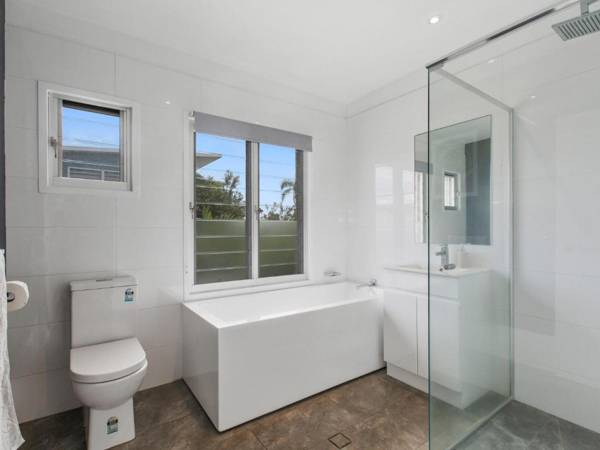 BEACH HOUSE ON PEARL