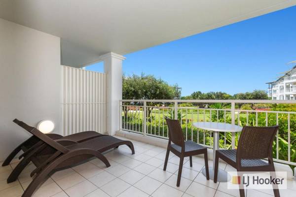 Resort On The Beach 5118