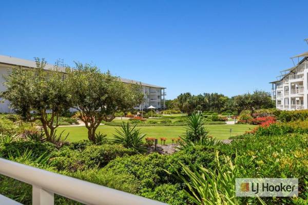 Resort On The Beach 5118