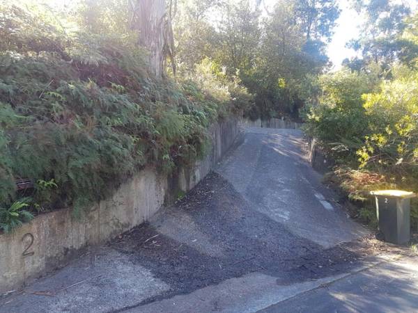 The Black Cockatoo - Secret Garden Mountains Home