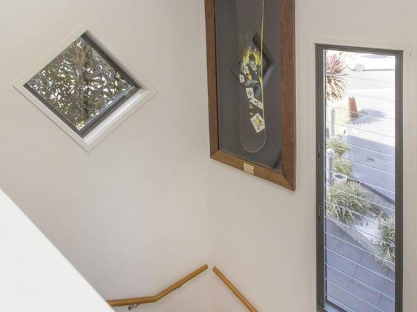 Ned Kelly's Retreat - Sophisticated style with modern convenience and magical outlook