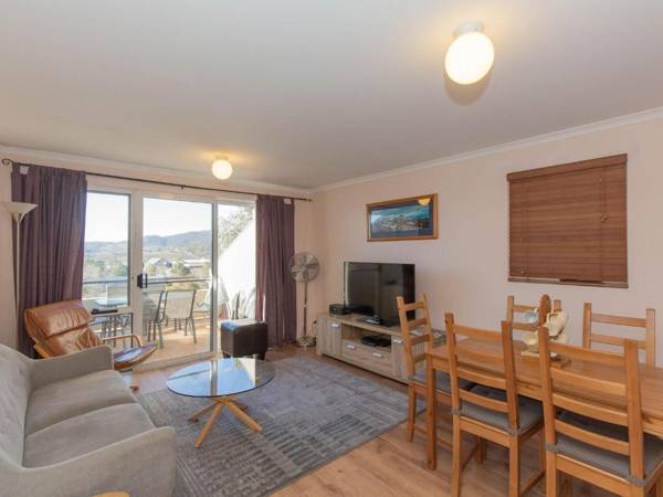 Cascades 13/3 Kurrajong Street