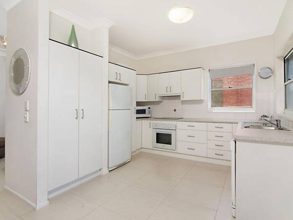 Avalon 3 - views to die for - across the road from convent beach