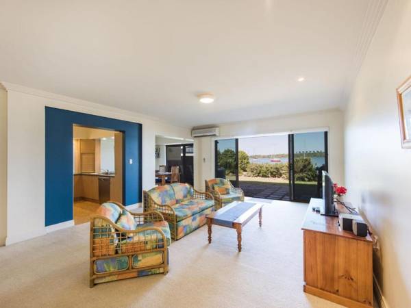 Riverview Apartments 1.3