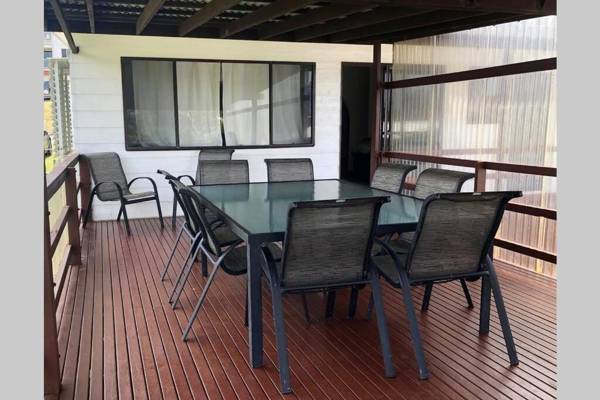 Bungalow39 - Beautiful house in the heart of Yamba -LJHooker Yamba