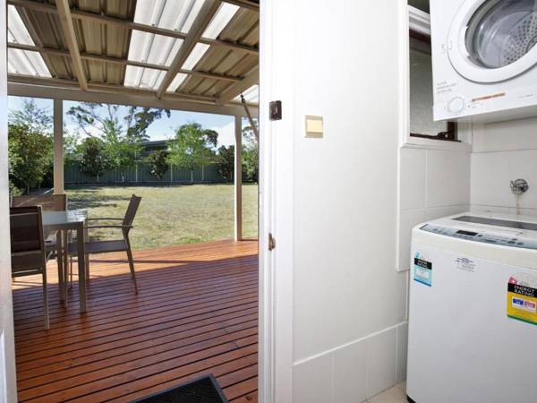 Hayes Beach House Jervis Bay - Pet Friendly Award Winner - Fireplace