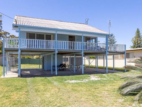 The Chalet at Callala Beach - beach house character