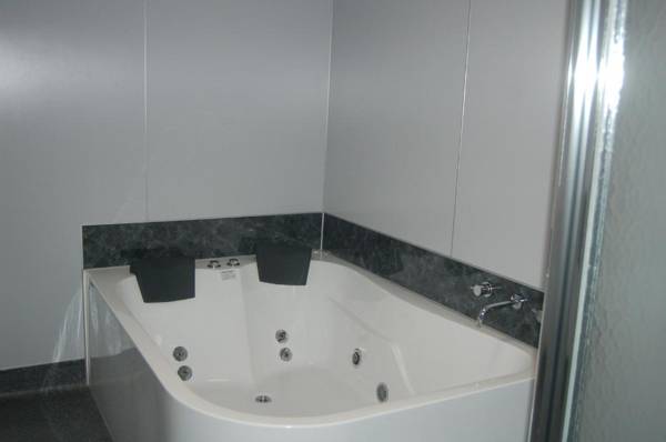 Horsham Mid City Court Motel