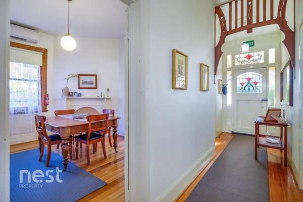 Belton Apartments-Hedge Cottage