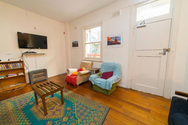 Tassie Backpackers @ The Brunswick Hotel