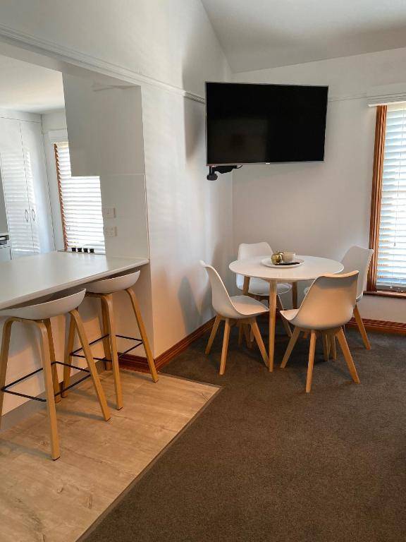 Shipwrights Arms Hotel