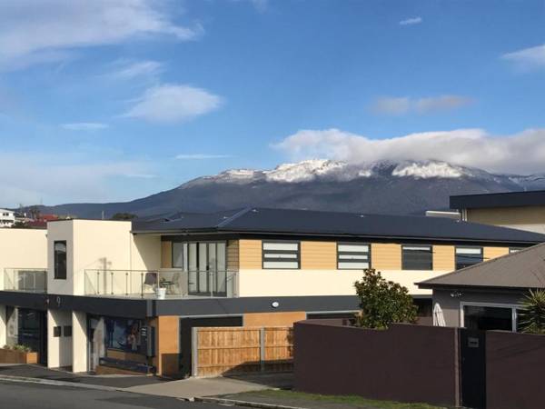 Kangaroo Bay Apartments