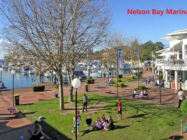 13 'Carindale' 19 Dowling Street - large ground floor unit with pool & tennis court