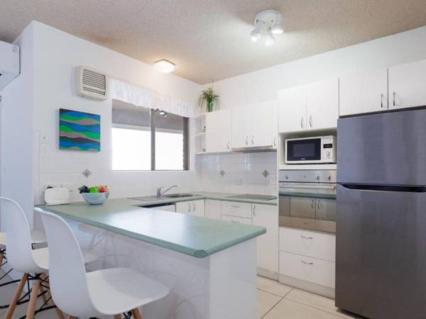 8 'Kiah'  53 Victoria Parade - stunning water views WIFI & Air Con