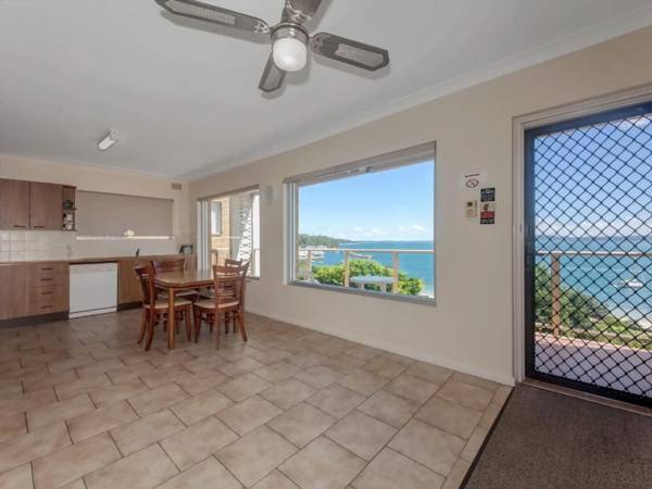 Quarterdeck Unit 3/12 Magnus Street