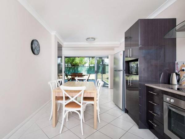 Magnolias @ Fingal Bay