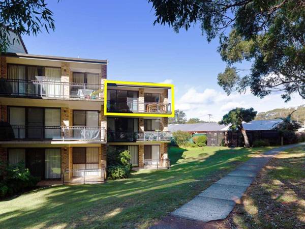 54 'Bay Parklands' 2 Gowrie Avenue - air con pool tennis courtchild friendly