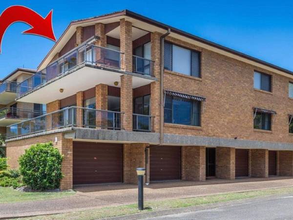 'COLUMBIA VIEWS' 2/9 COLUMBIA CLOSE - AIRCON WIFI NETFLIX VIEWS & BOAT PARKING