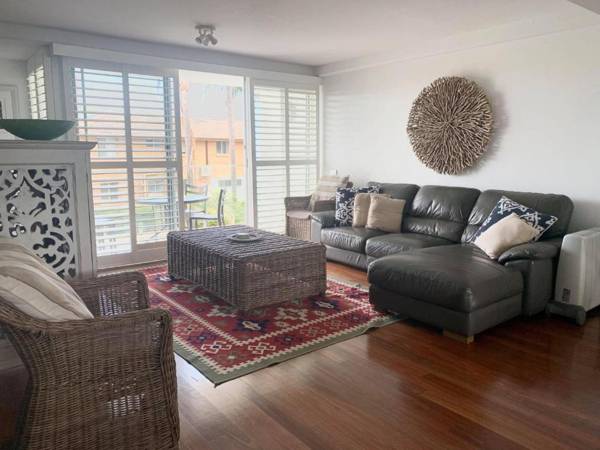 Barefoot' 7/44 Marine Drive - Fabulous Fingal Bay