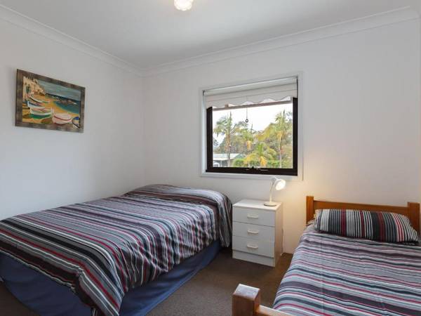 2 'Carindale' 19-23 Dowling Street - pool tennis court close to town