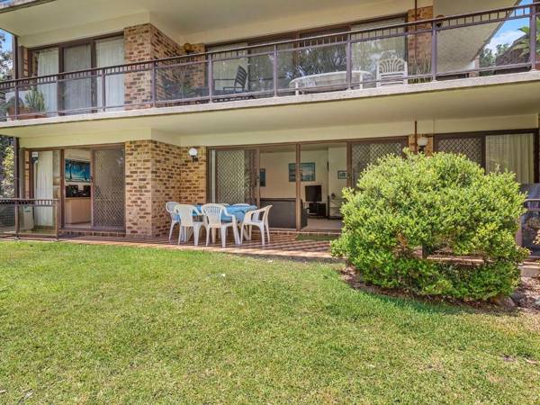 56 'Bay Parklands' 2 Gowrie Ave - ground floor air conditioned & Foxtel