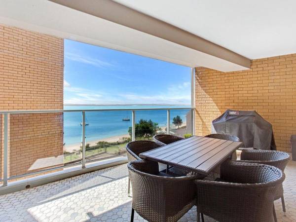 10 'Kiah' 53 Victoria Parade - Waterfront Views AIRCON and Close to the Marina.