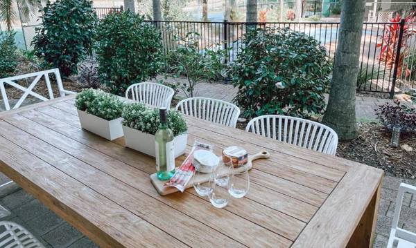 10 'Carindale' 19 Dowling St - Ground Floor Unit with WIFI Foxtel and Linen