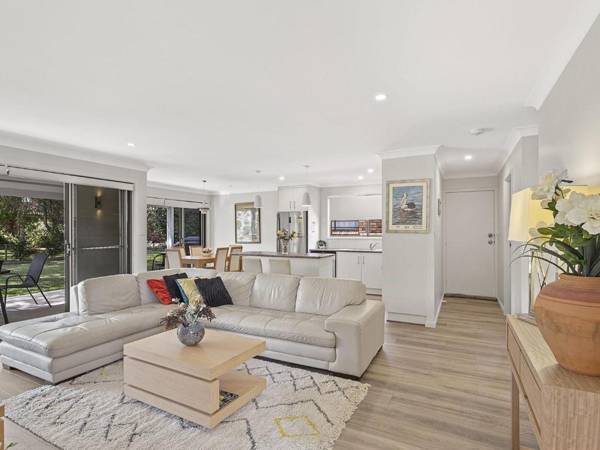 A Homely House 6 Mistral Close