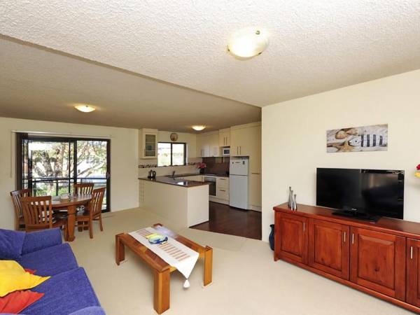 Shoreline Unit 2 1 Intrepid Close