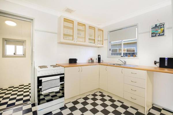 Sun Shack @ Culburra - Pet Friendly - 3 Mins to Beach