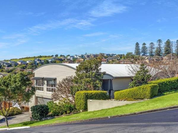 RENDEZVOUS Gerringong 4pm check out Sundays