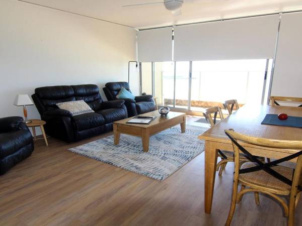 Oceanic 28 - On The Beach!