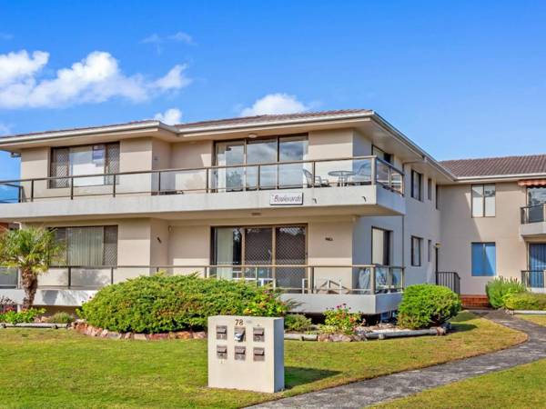 Boulevarde 2 - Pebbly Beach