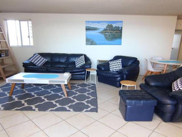 El Sandi 3 - On The Beach!