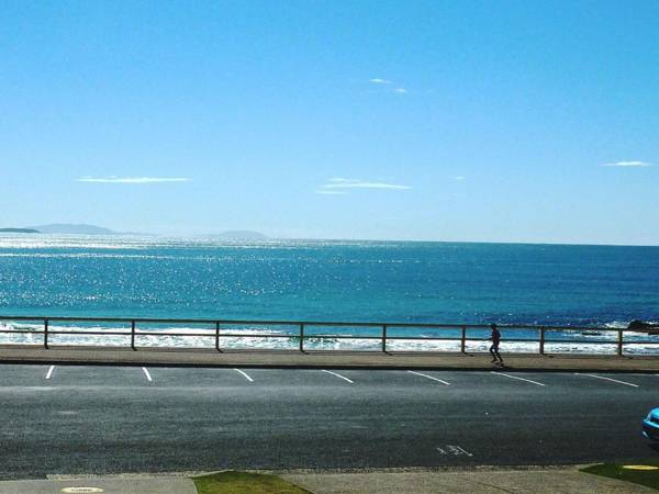 El Sandi 3 - On The Beach!