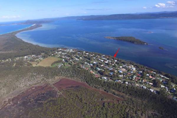 Wallis Lake Retreat-Between the ocean and the lake