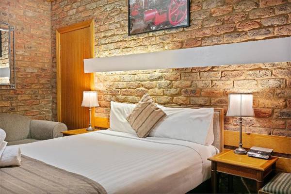 The Settlement Historic Hotel