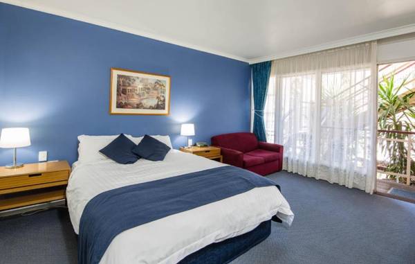 MAS Country Riverboat Lodge Motor Inn