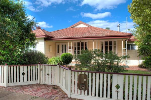 Ayr House - Echuca Holiday Homes