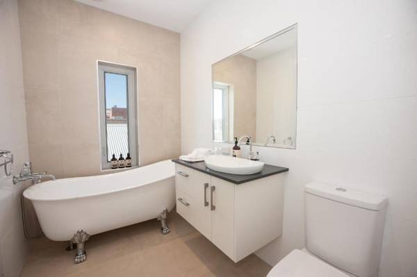 The Bank Apartment - Echuca Holiday Homes
