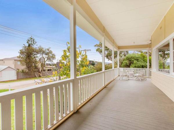 BEACHSIDE GETAWAY - DROMANA