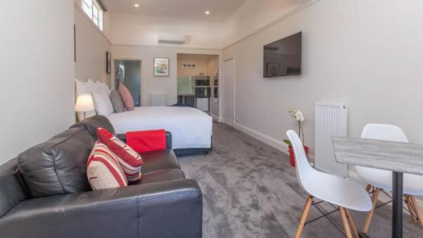 Balconies Lakeside - Studio Apartment 3