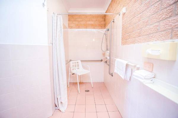 Golden Chain Aalana Motor Inn