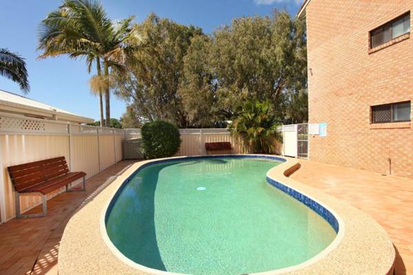 Unit 7 'Belandar Court' Coolum Beach