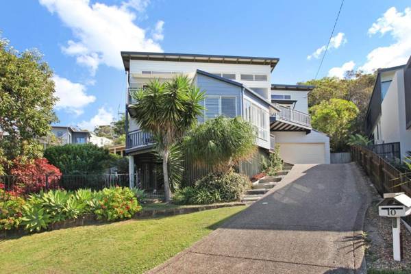 10 Barra Crescent Coolum Beach