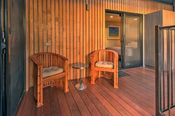 Containment Accommodation