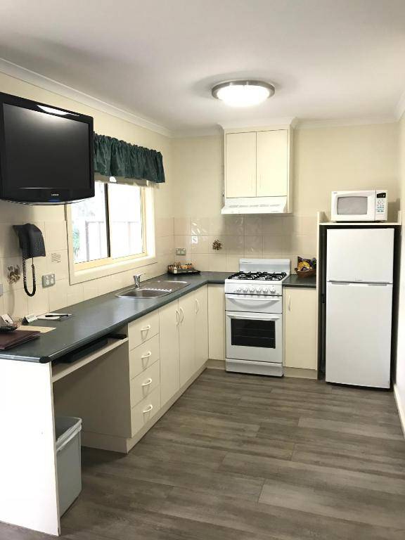 Sportsmans Motor Inn